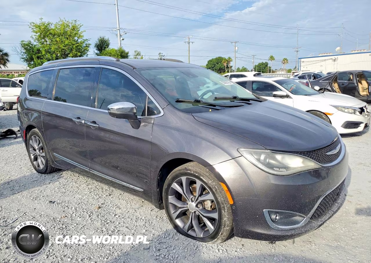 2018 Chrysler Pacifica Limited VIN:2C4RC1GG6JR106791 - 4