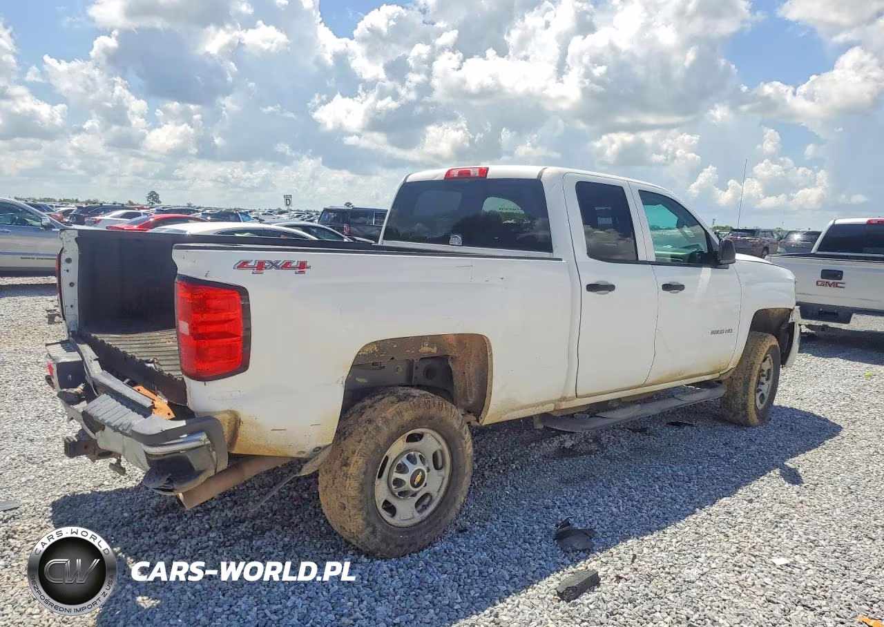 2015 Chevrolet Silverado K2500 Heavy Duty VIN:1GC2KUEG6FZ123483 - 3