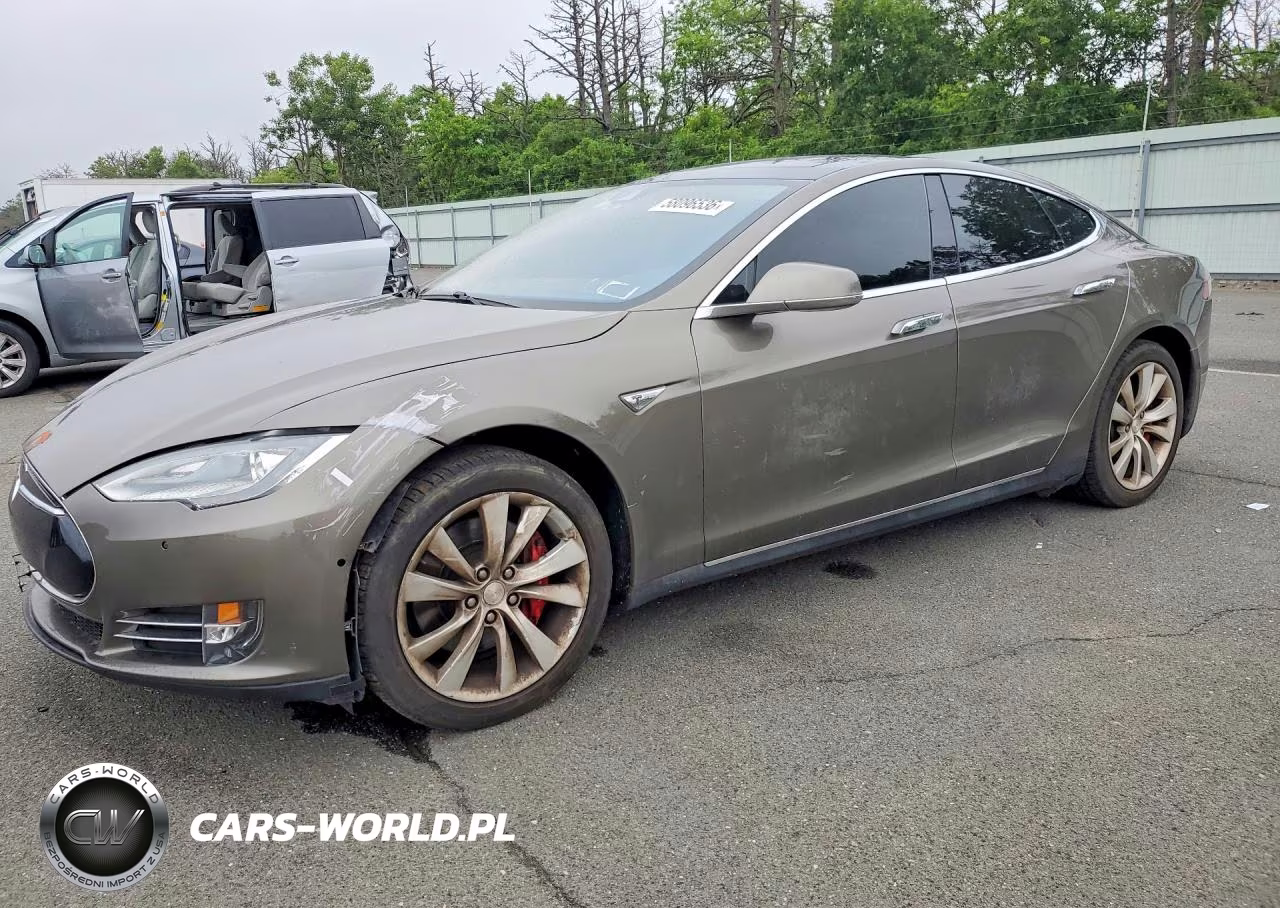 2015 Tesla Model S P85D – zdjęcie 1 z 12