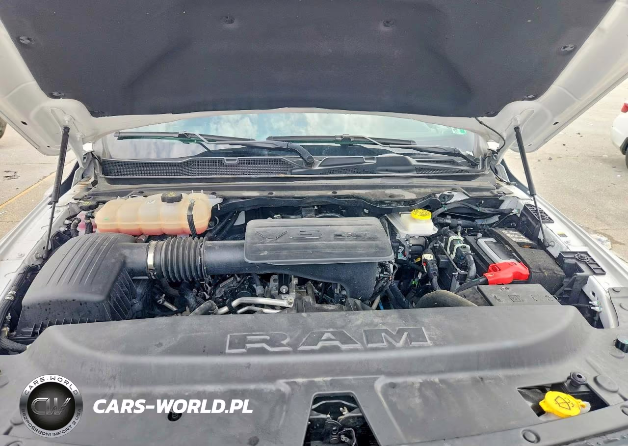 2025 Ram 1500 Tradesman VIN:1C6SRECGXSN590838 - 11