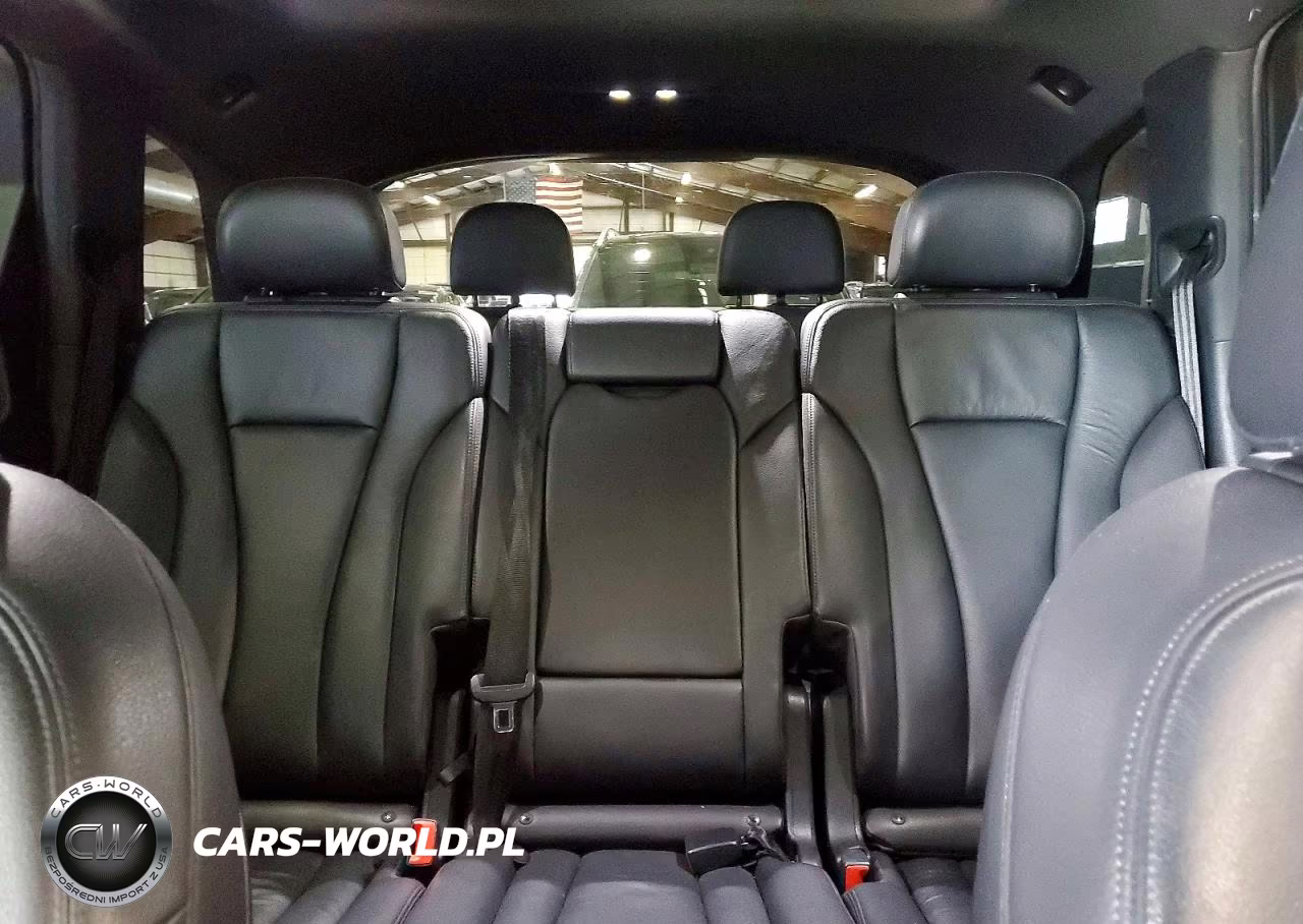 2017 Audi Q7 Premium Plus VIN:WA1LAAF74HD012526 - 10