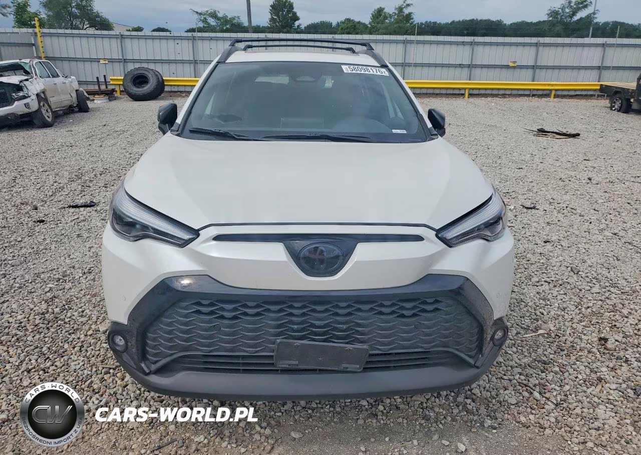 2025 Toyota Corolla Cross Hybrid Xse VIN:7MUFBABG0SV088302 - 5