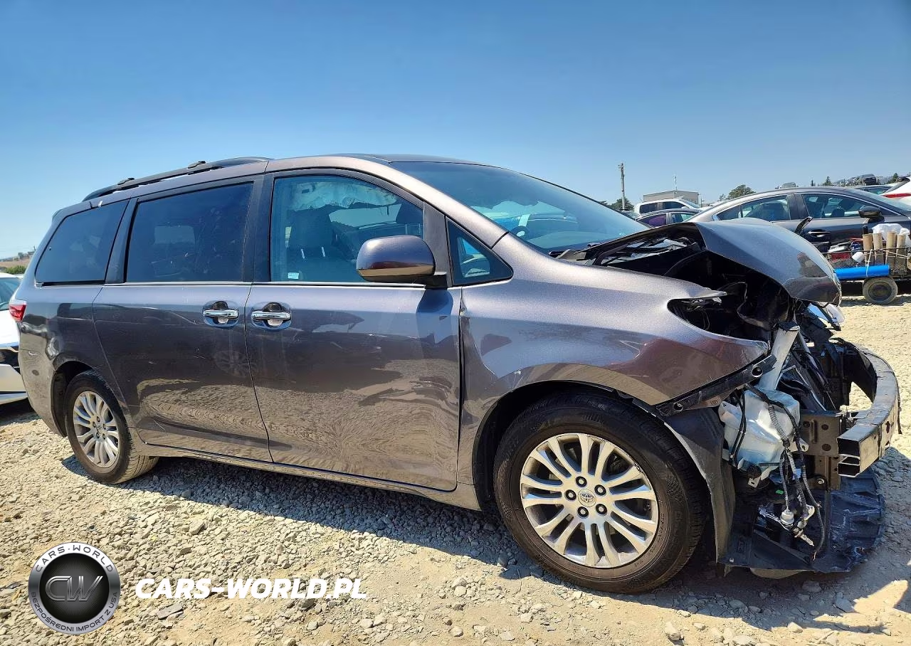 2015 Toyota Sienna Xle 8-Passenger VIN:5TDYK3DC0FS608951 - 4