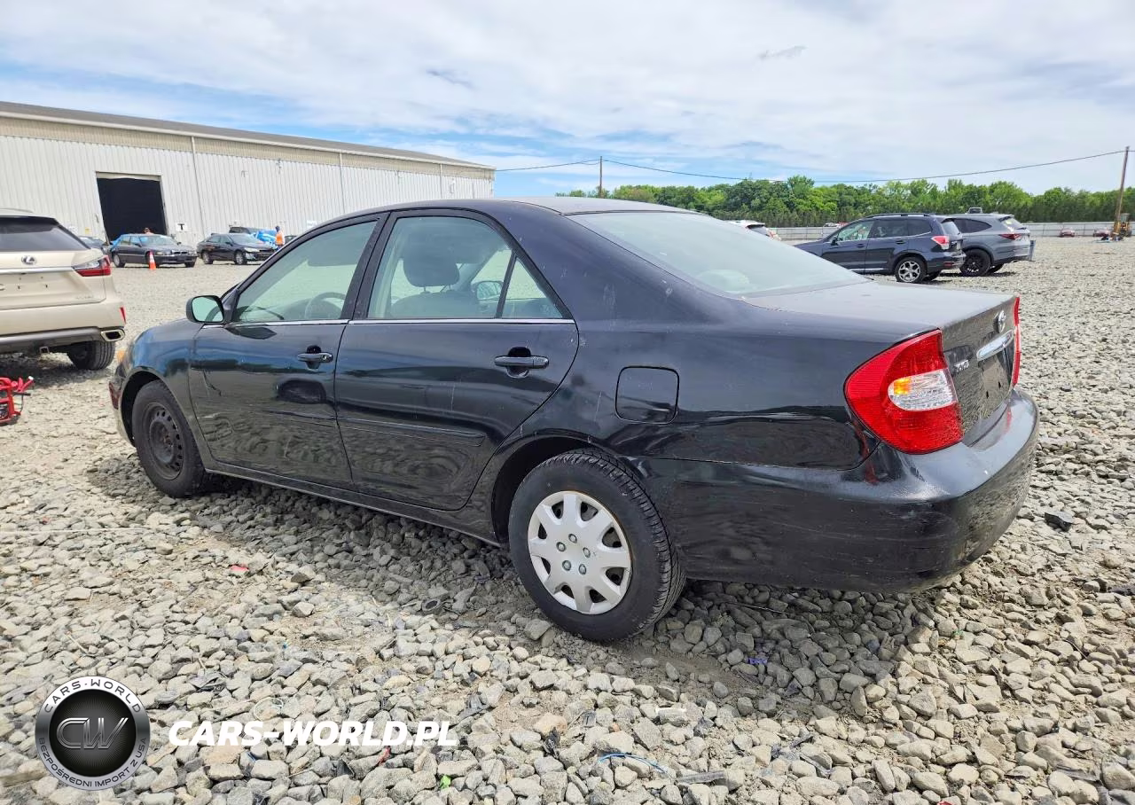 2004 Toyota Camry Le VIN:JTDBE32K140261377 - 2