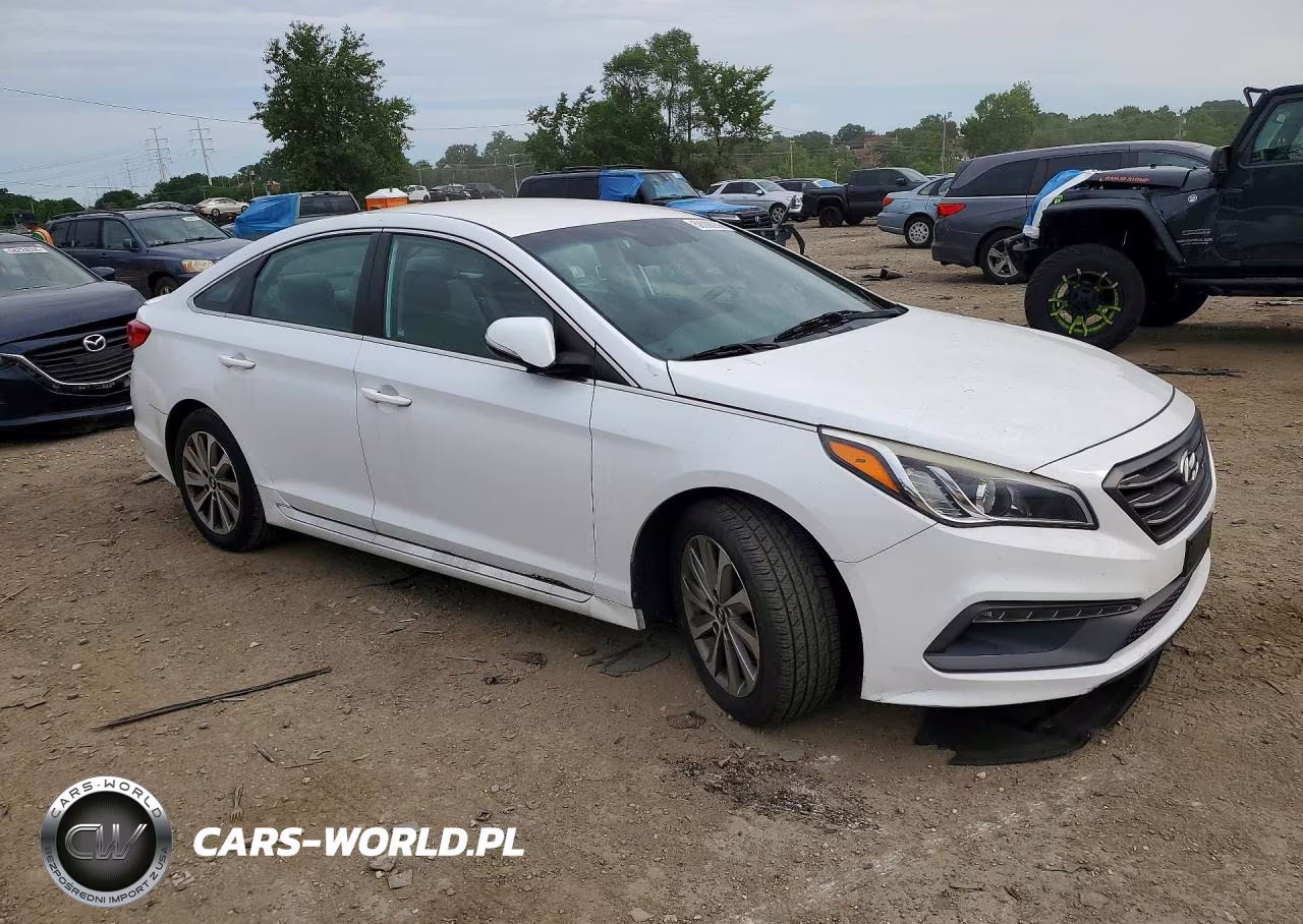 2015 Hyundai Sonata Sport VIN:5NPE34AF9FH070275 - 4