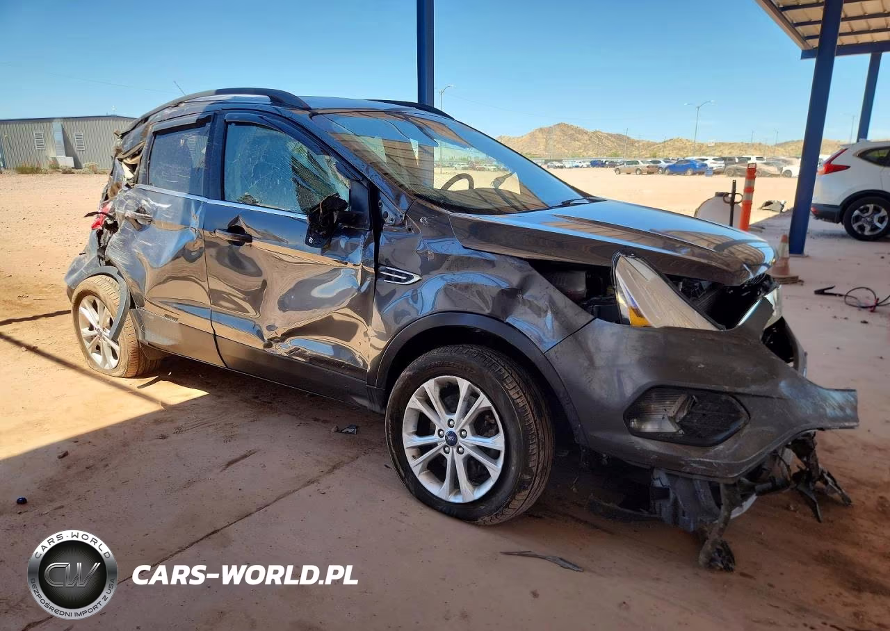 2017 Ford Escape Se VIN:1FMCU0G96HUD85795 - 4