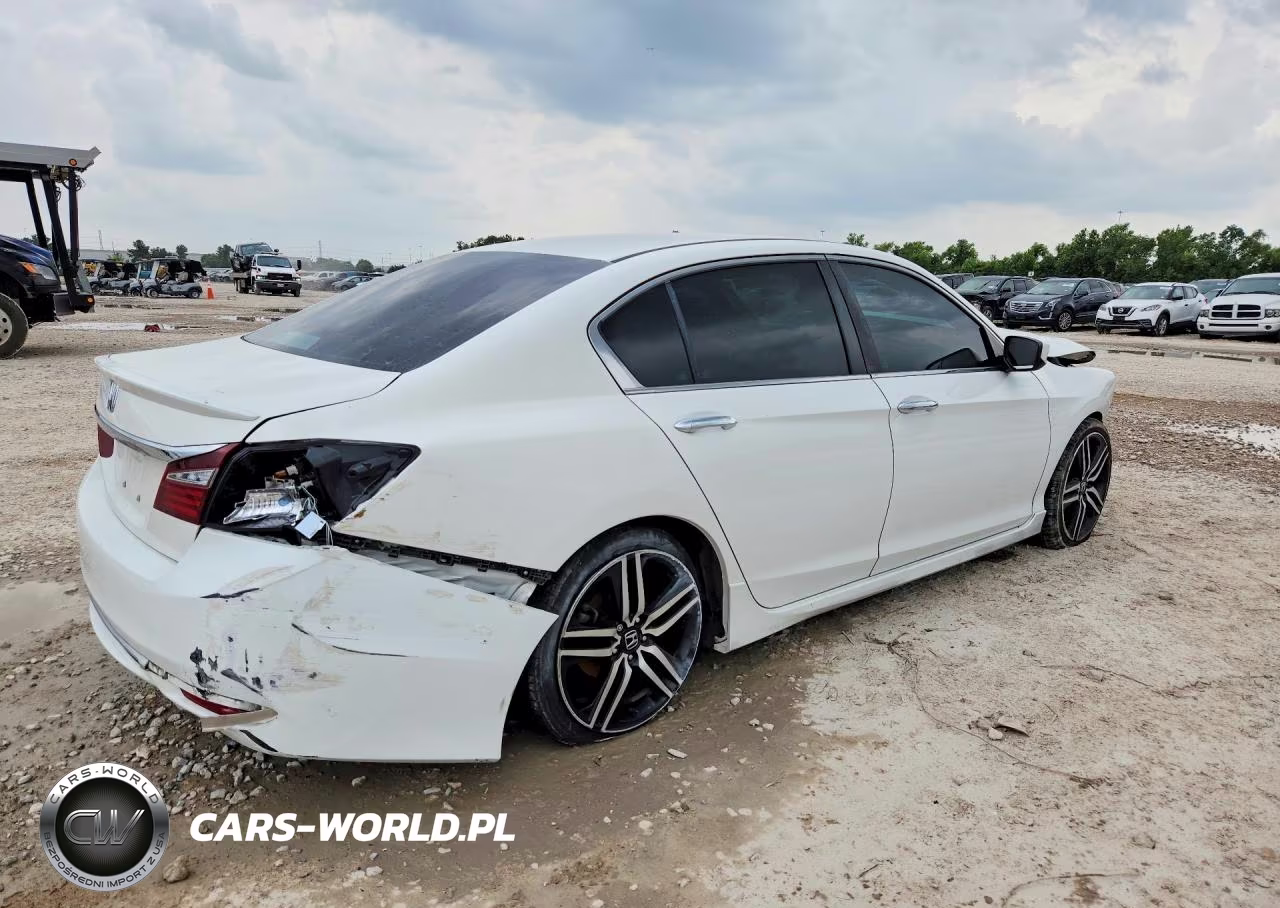 2017 Honda Accord Sport VIN:1HGCR2F59HA235392 - 3
