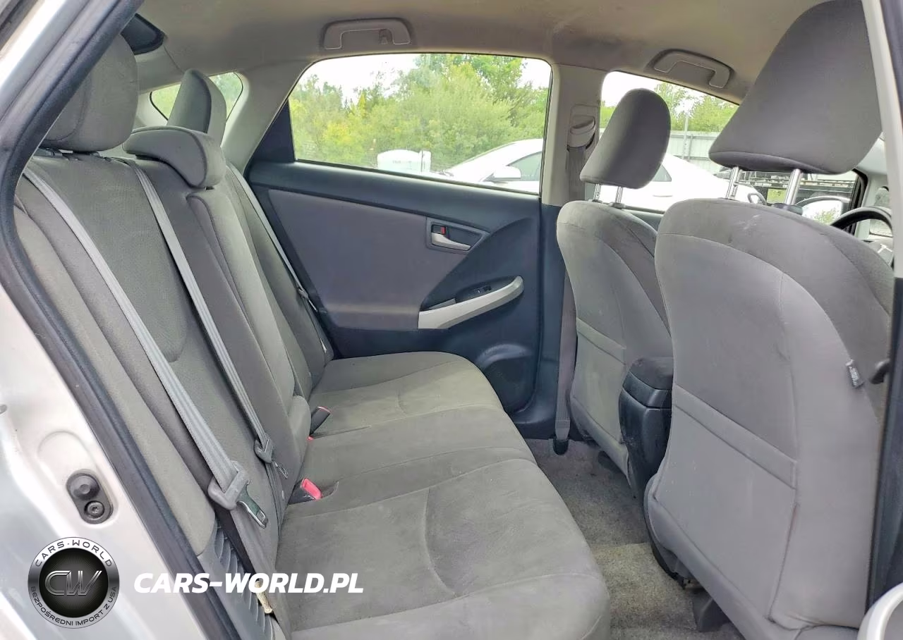 2013 Toyota Prius Two VIN:JTDKN3DU4D0349936 - 10