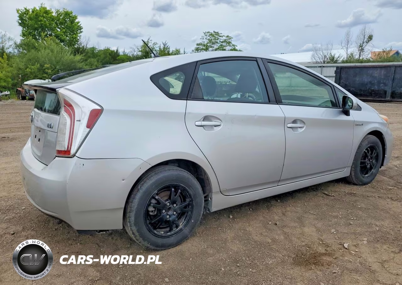 2013 Toyota Prius Two VIN:JTDKN3DU4D0349936 - 3