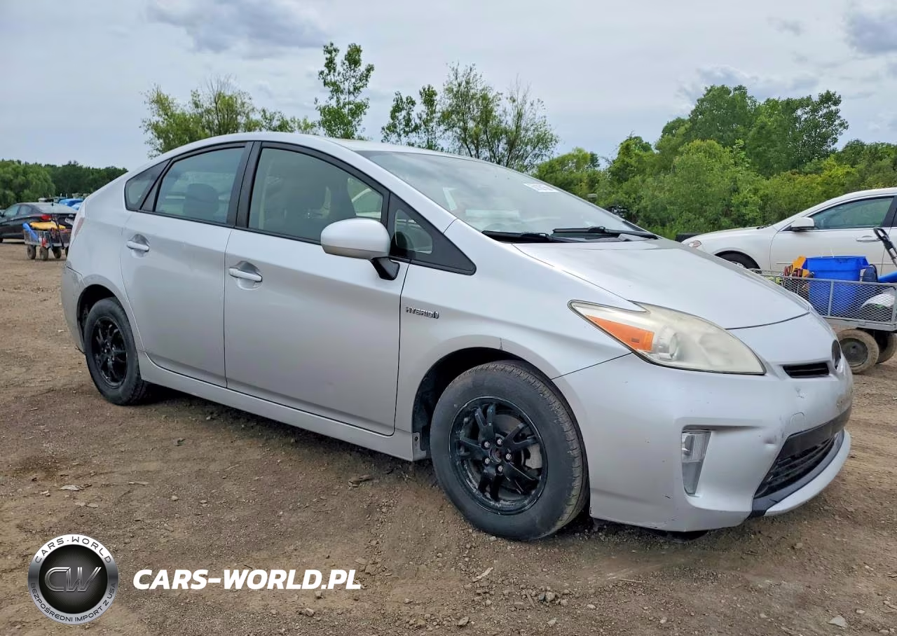 2013 Toyota Prius Two VIN:JTDKN3DU4D0349936 - 4