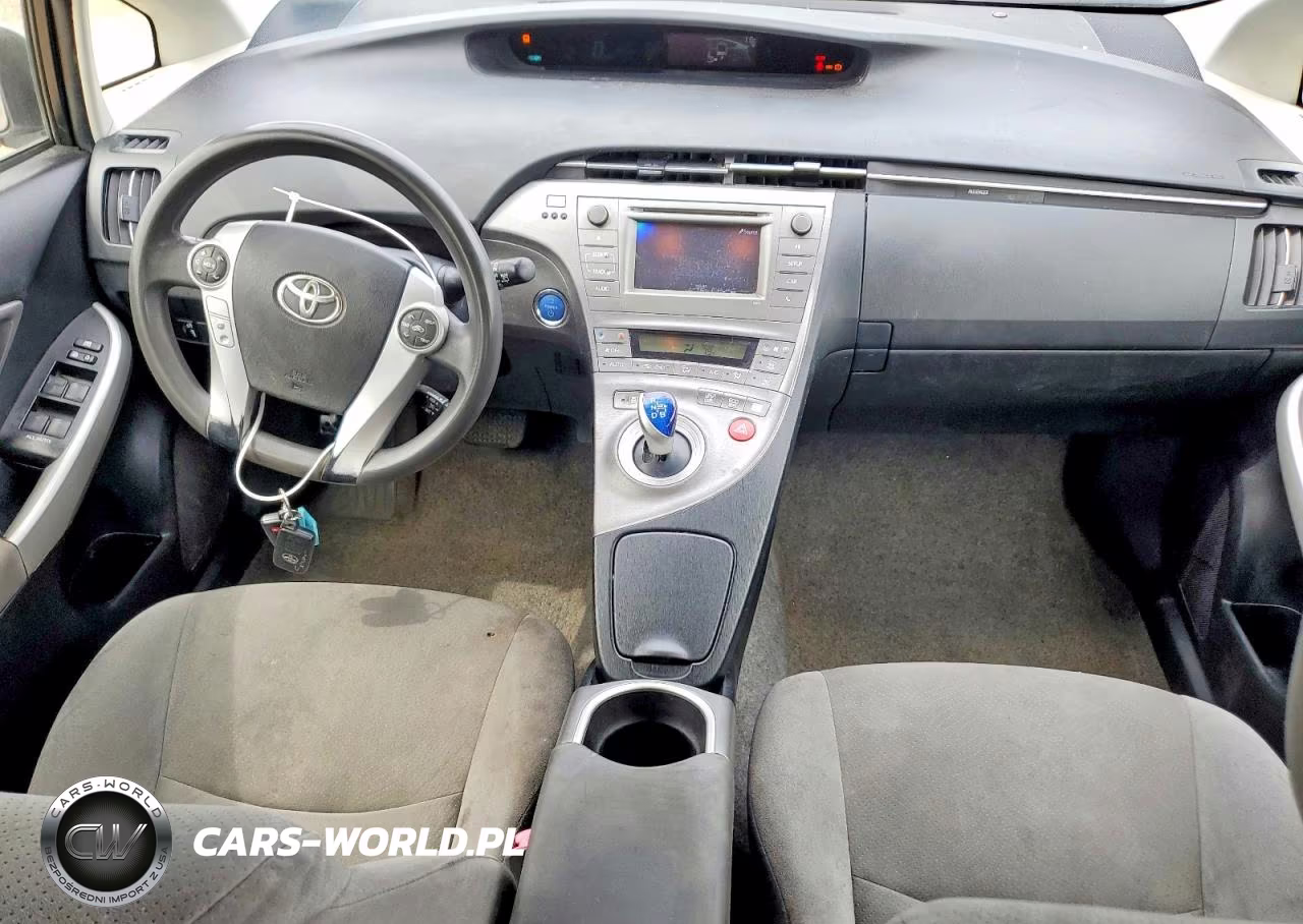 2013 Toyota Prius Two VIN:JTDKN3DU4D0349936 - 8