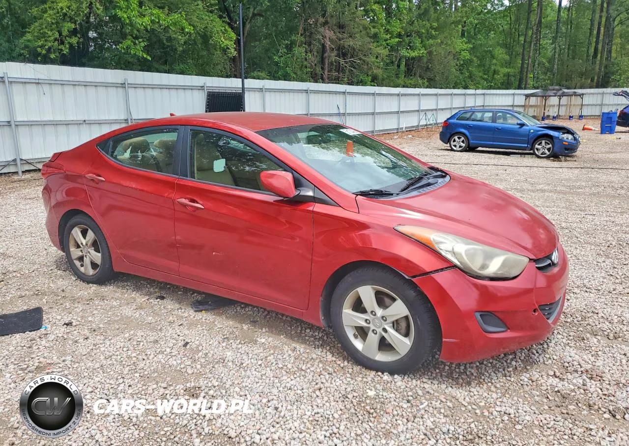 2013 Hyundai Elantra Gls VIN:KMHDH4AE8DU776544 - 4