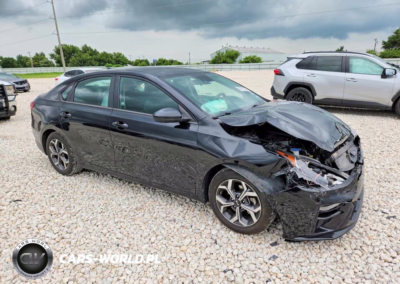 2019 Kia Forte Lxs VIN:3KPF24AD6KE084672 - 4