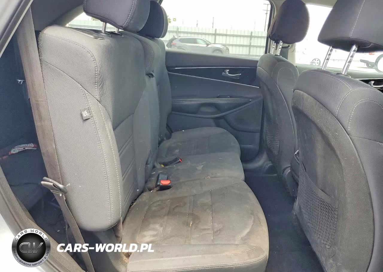 2019 Kia Sorento Lx V6 VIN:5XYPG4A54KG490709 - 11