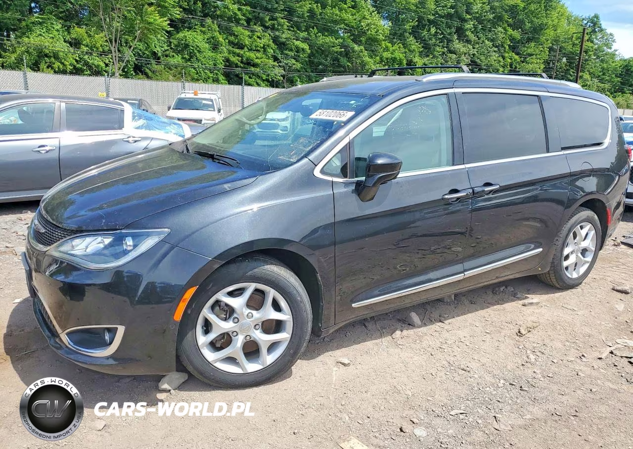 2017 Chrysler Pacifica Touring L Plus – zdjęcie 1 z 13