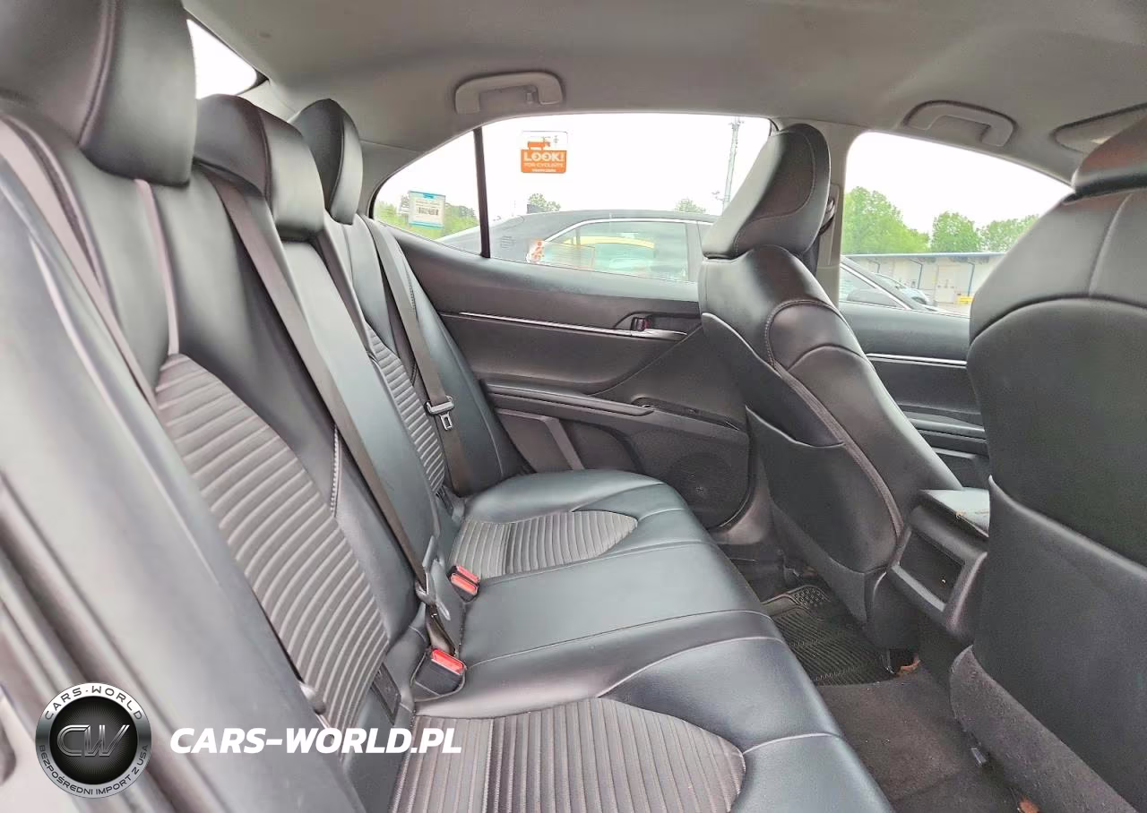 2020 Toyota Camry Se VIN:4T1G11AK5LU344384 - 10