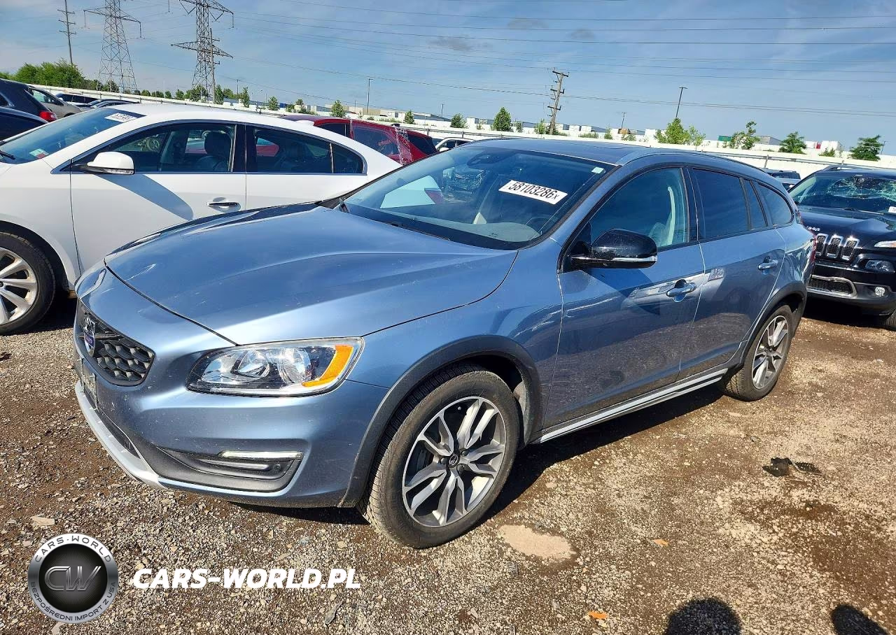 2017 Volvo V60 Cross Country Premier – zdjęcie 1 z 12