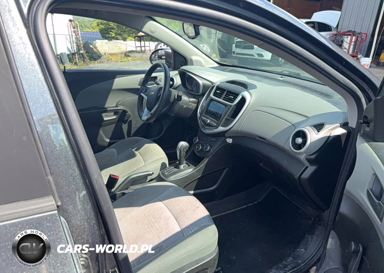 2019 Chevrolet Sonic VIN:1G1JG6SB9K4137282 - 5