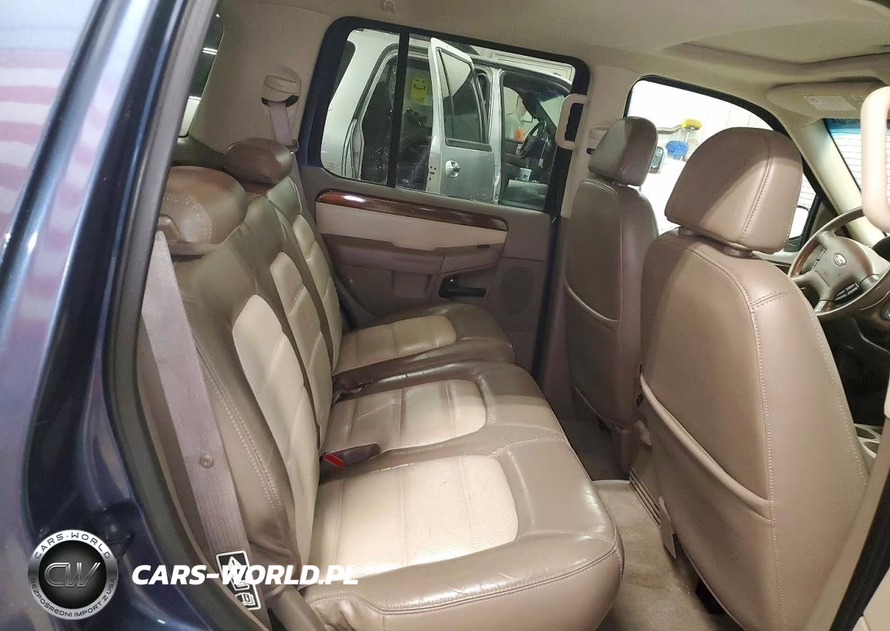 2002 Ford Explorer Eddie Bauer VIN:1FMZU74W02ZA82843 - 11