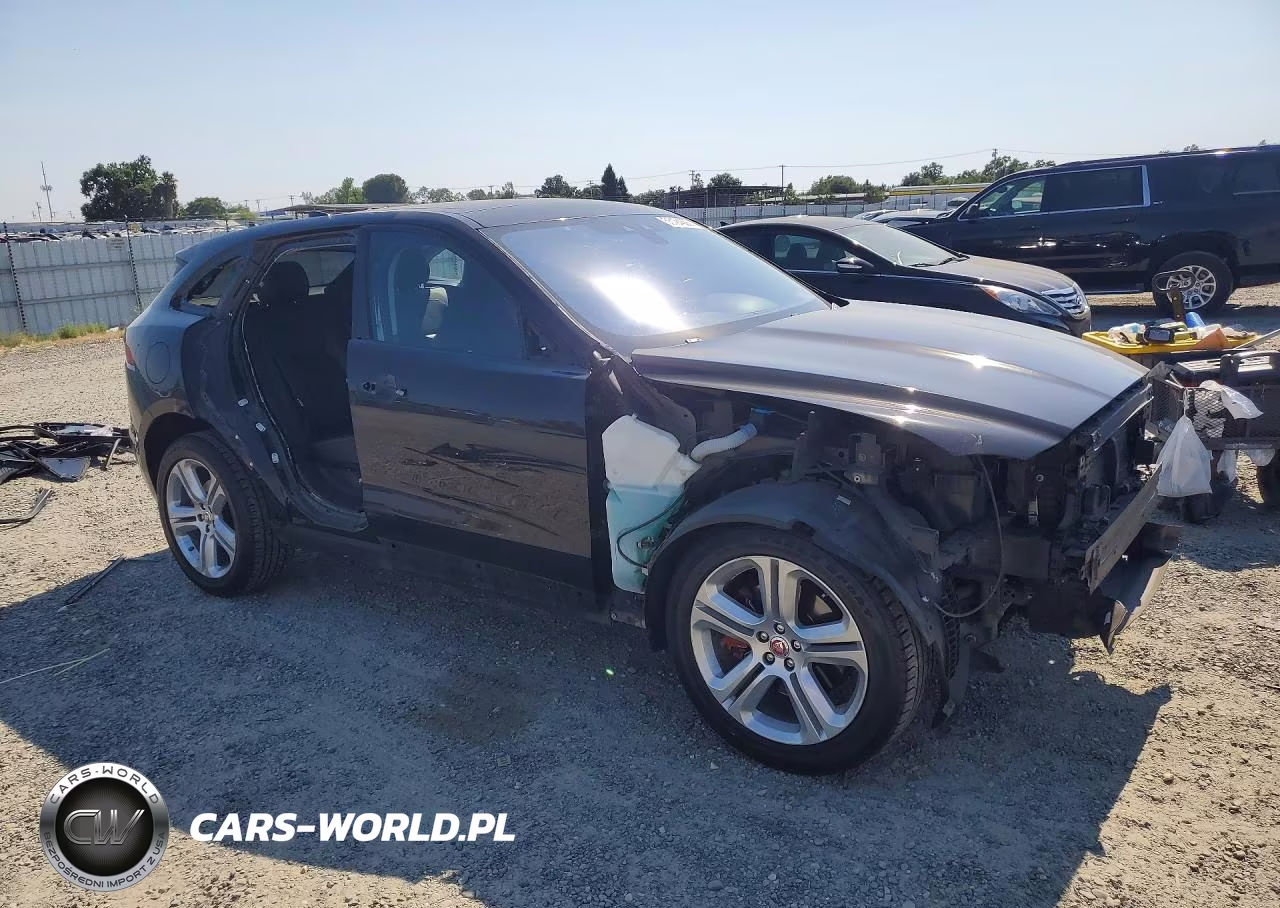 2017 Jaguar F-Pace R - Sport VIN:SADCL2BV2HA061479 - 4