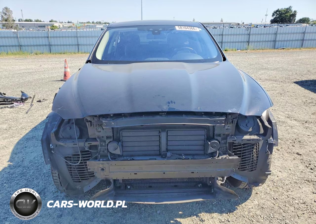 2017 Jaguar F-Pace R - Sport VIN:SADCL2BV2HA061479 - 5