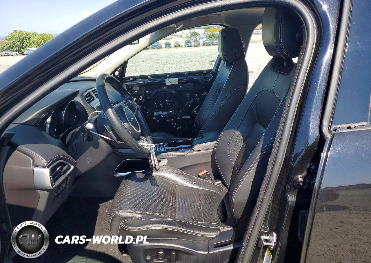 2017 Jaguar F-Pace R - Sport VIN:SADCL2BV2HA061479 - 7