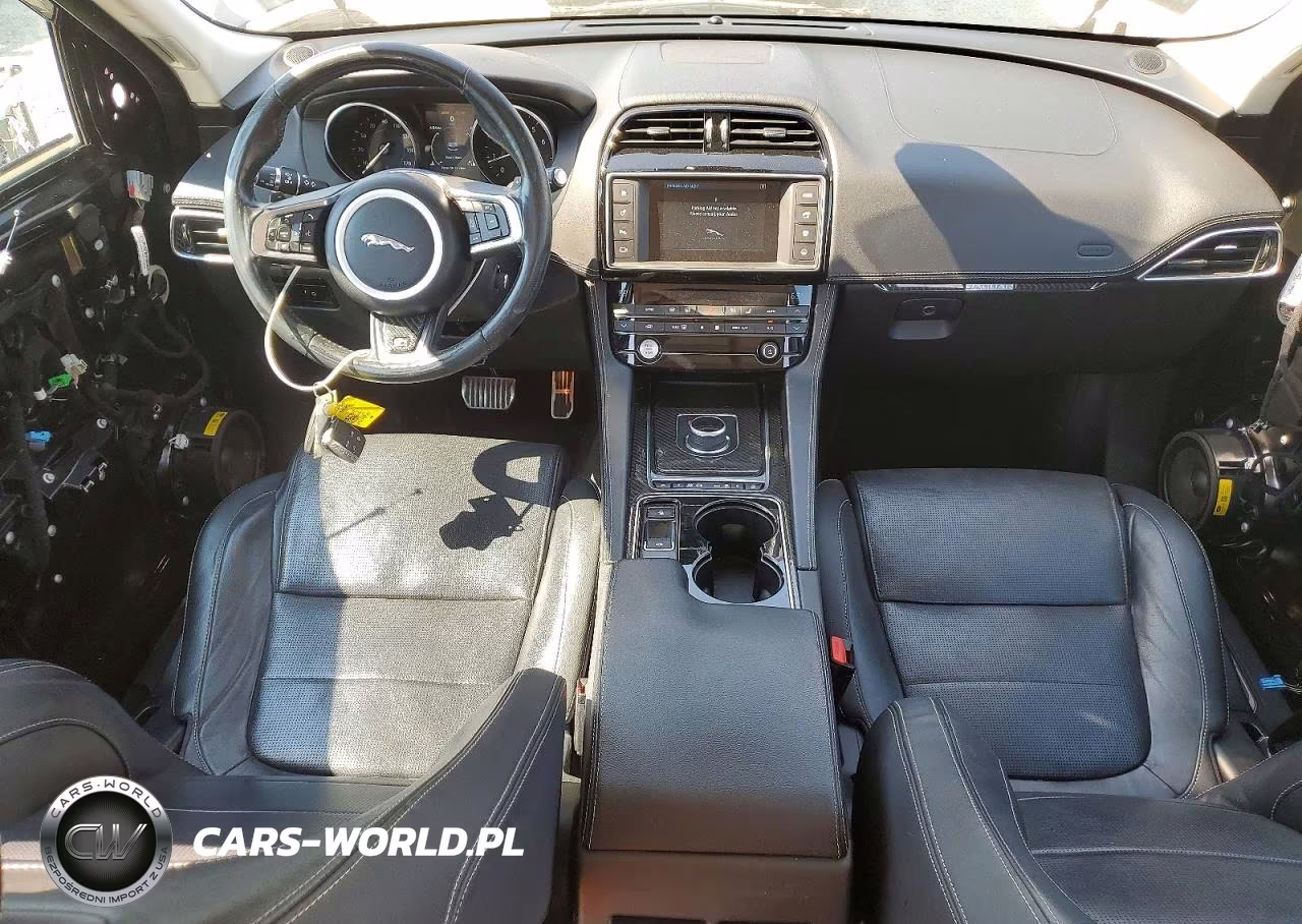 2017 Jaguar F-Pace R - Sport VIN:SADCL2BV2HA061479 - 8