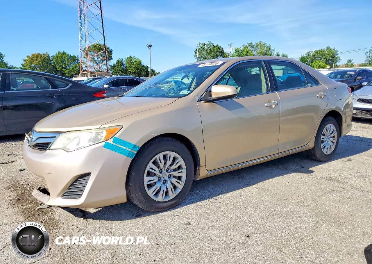 2012 Toyota Camry Le – zdjęcie 1 z 12