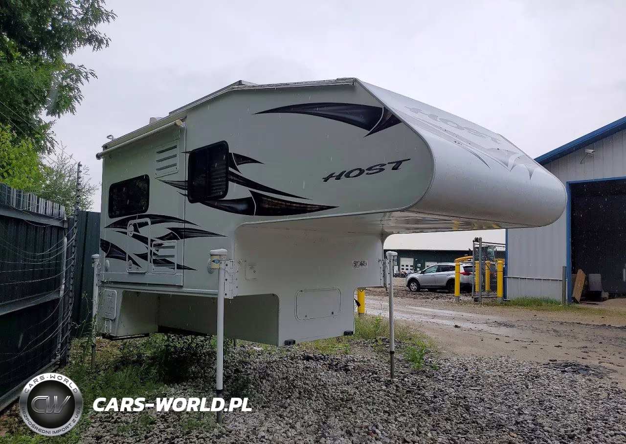 2019 Host Slide-In Camper – zdjęcie 1 z 10
