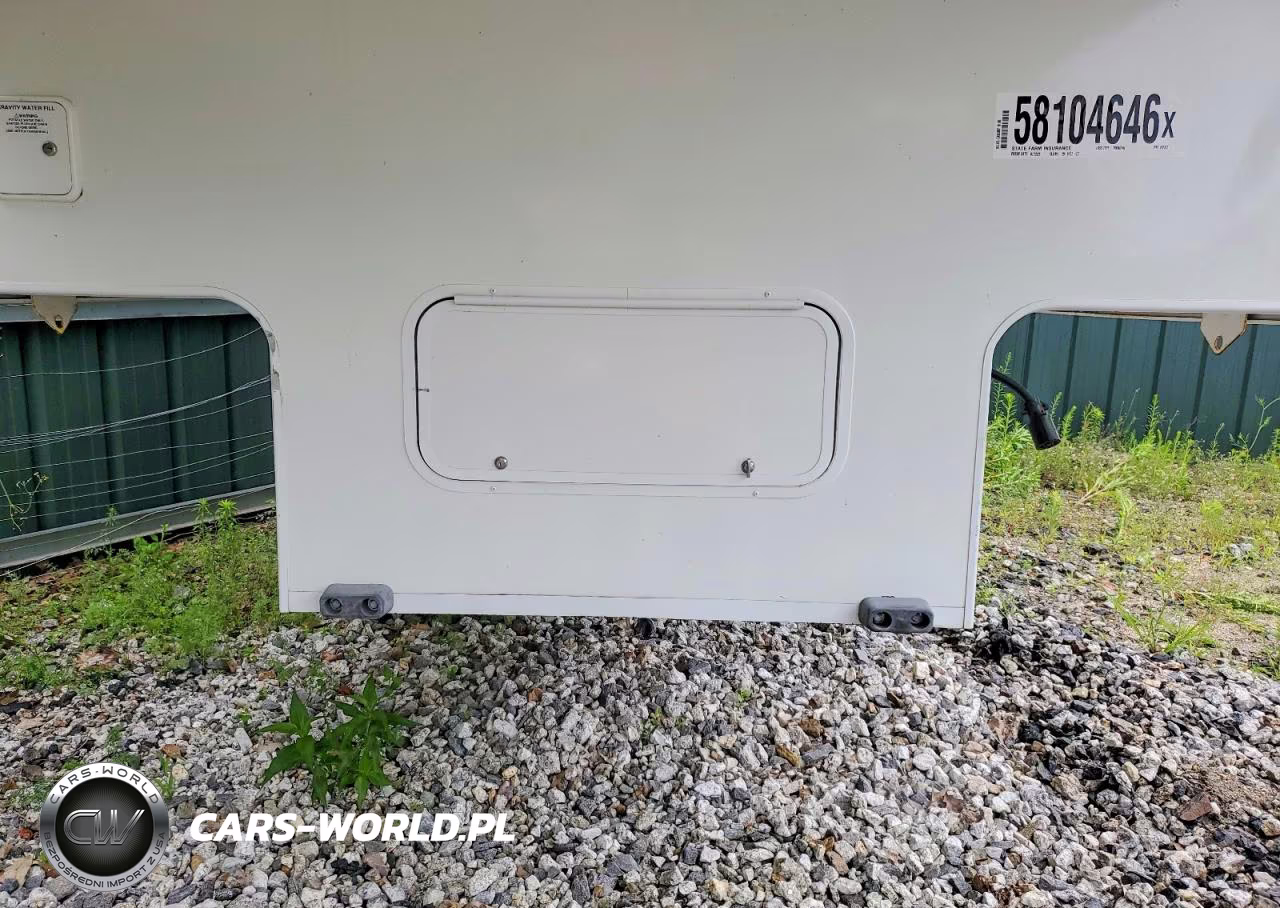 2019 Host Slide-In Camper VIN:2HCC7106520192372 - 8