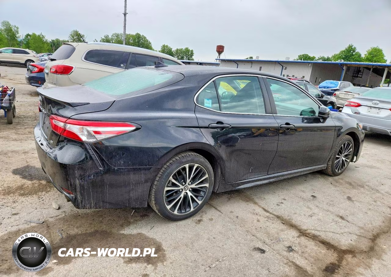 2020 Toyota Camry Se VIN:4T1G11AK0LU360895 - 3