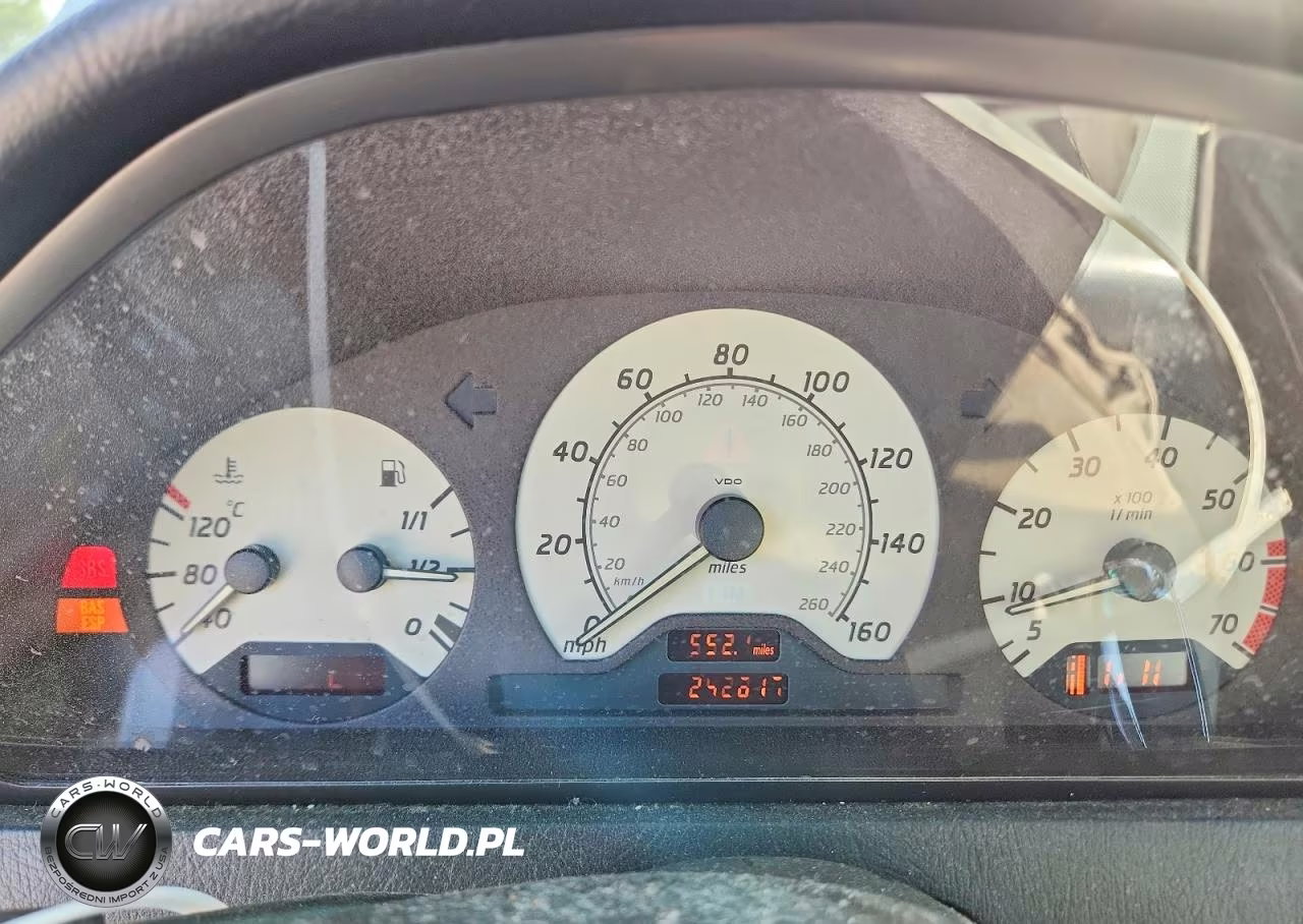 2000 Mercedes-Benz C 230 VIN:WDBHA24G3YA845996 - 9
