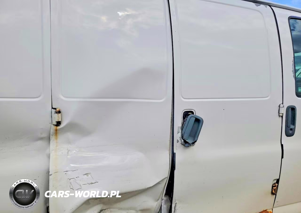 2002 Chevrolet Express 1500 Delivery Van VIN:1GCFG15R121183618 - 10
