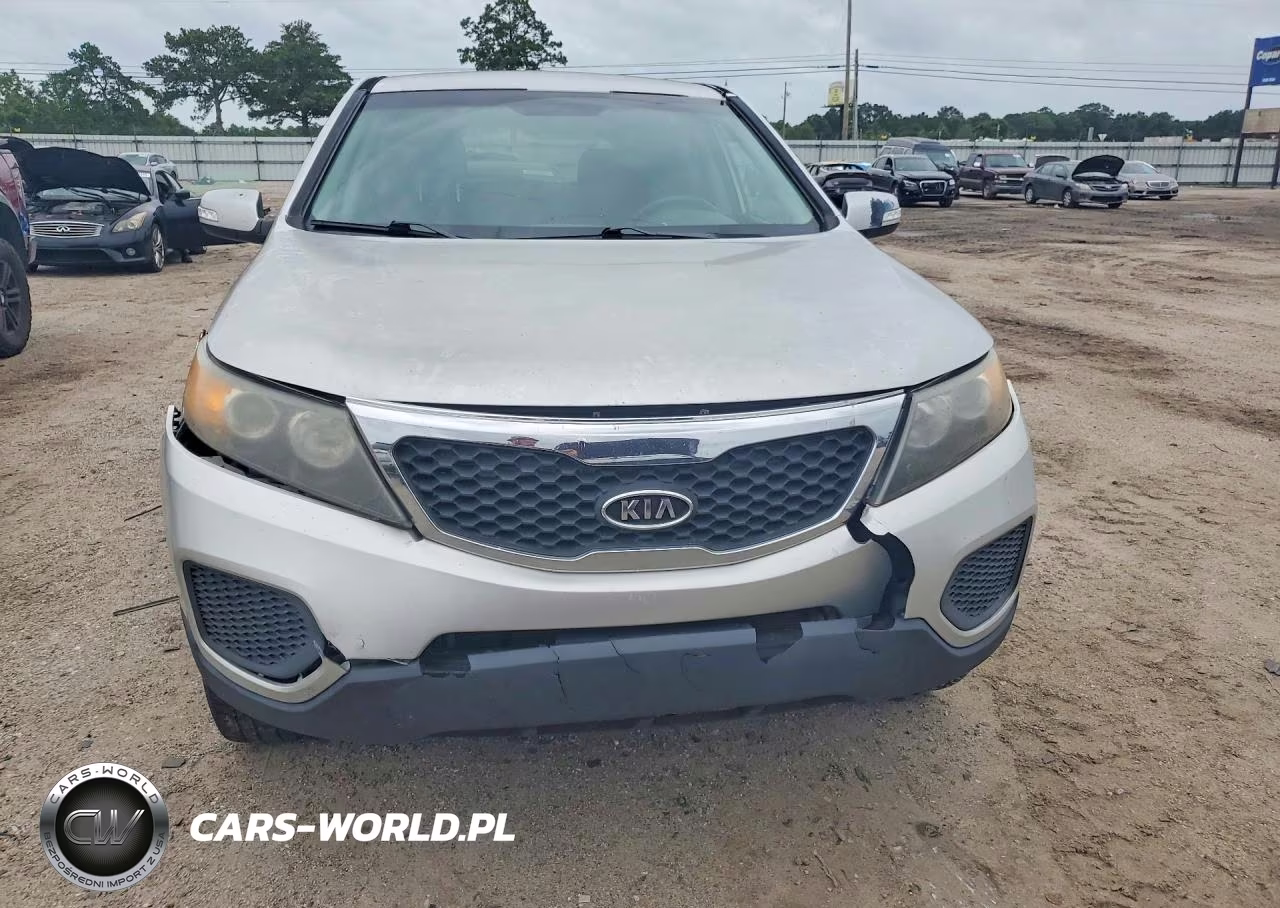 2012 Kia Sorento Lx VIN:5XYKT3A11CG193153 - 5