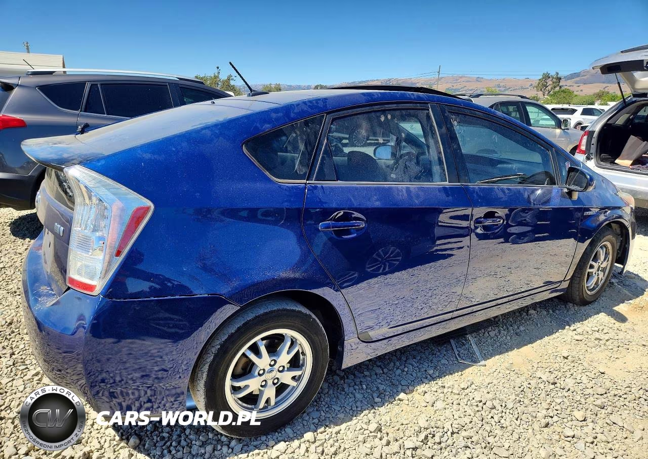 2011 Toyota Prius Three VIN:JTDKN3DU8B0324261 - 3