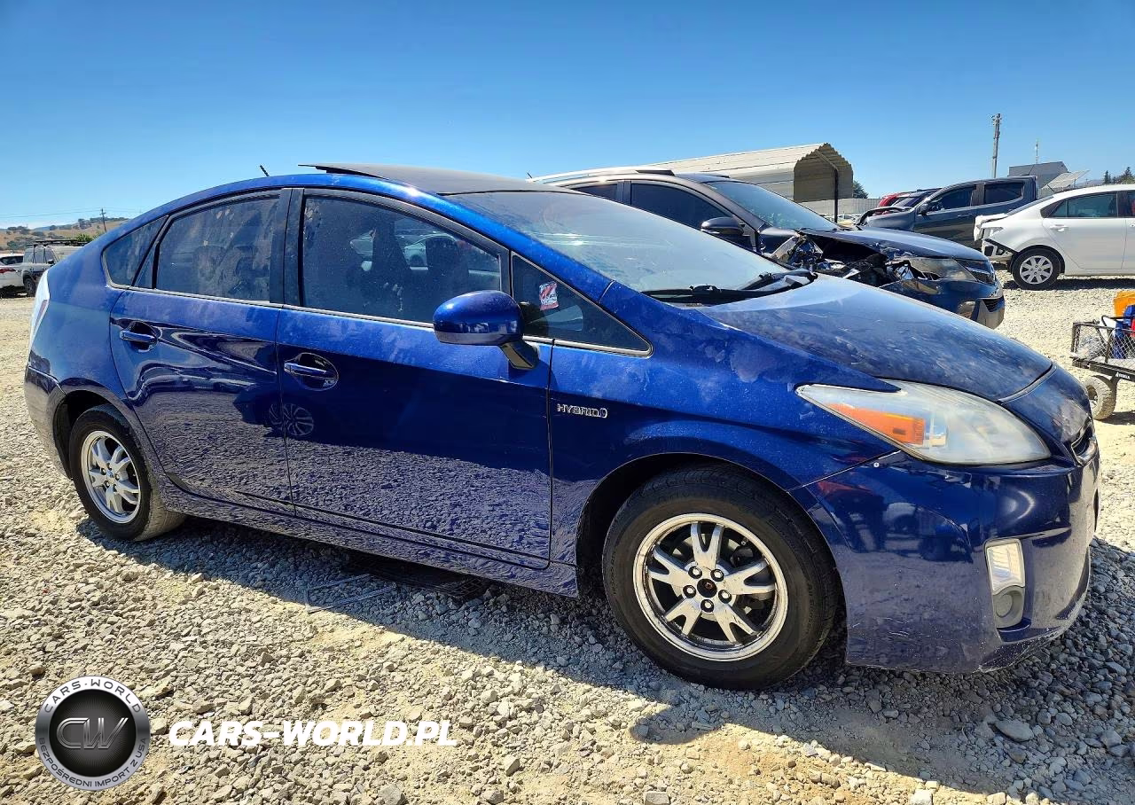 2011 Toyota Prius Three VIN:JTDKN3DU8B0324261 - 4