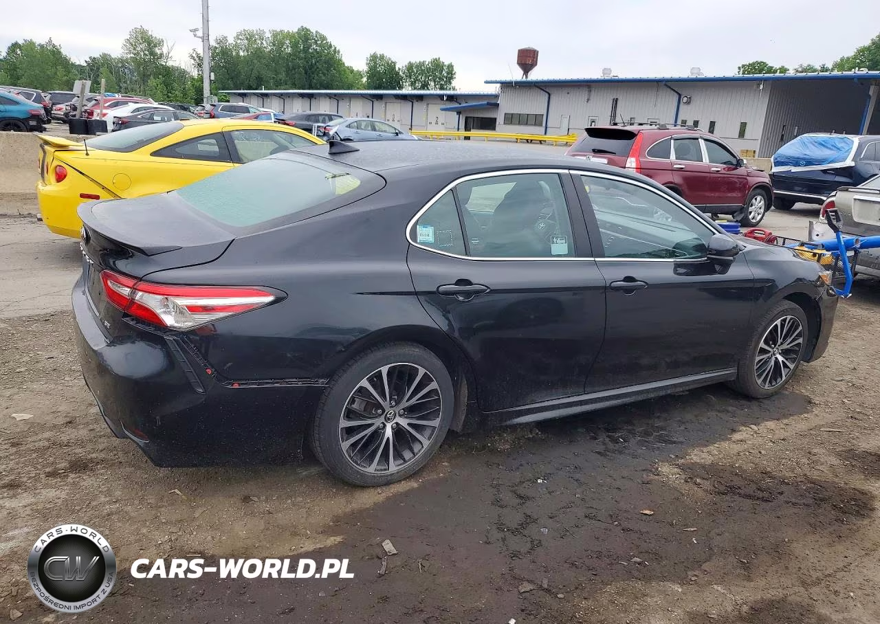 2020 Toyota Camry Se VIN:4T1G11AK4LU944328 - 3