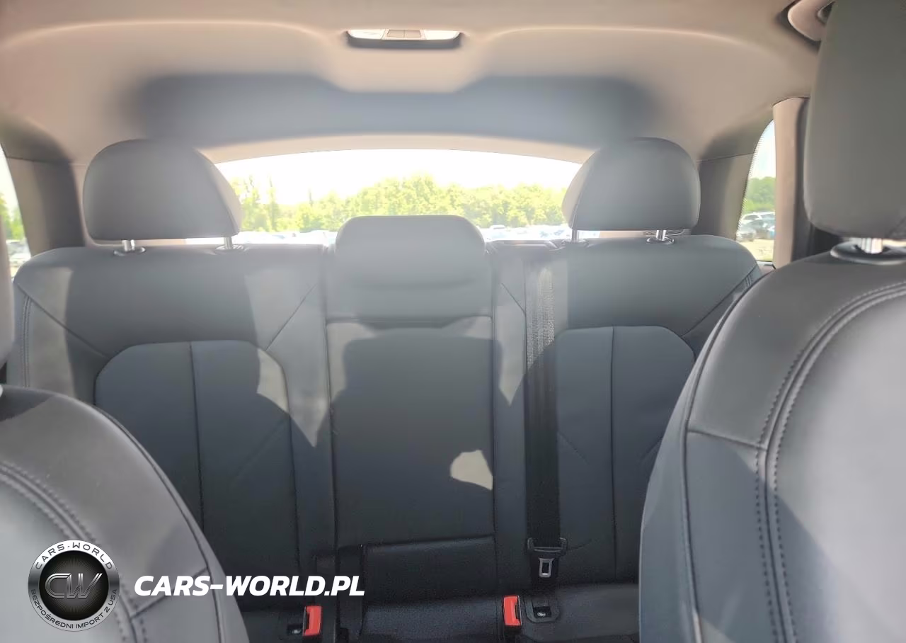 2021 Audi Q3 Premium S Line 45 VIN:WA1DECF30M1055077 - 10