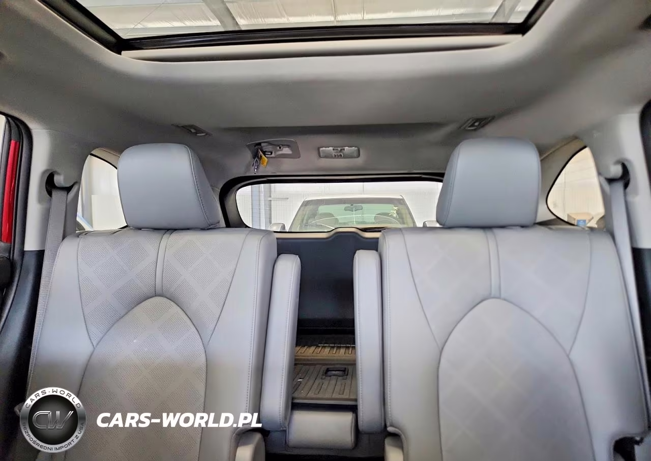 2023 Toyota Highlander Platinum VIN:5TDKDRBH2PS046778 - 10