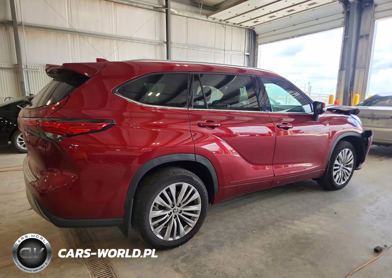 2023 Toyota Highlander Platinum VIN:5TDKDRBH2PS046778 - 3