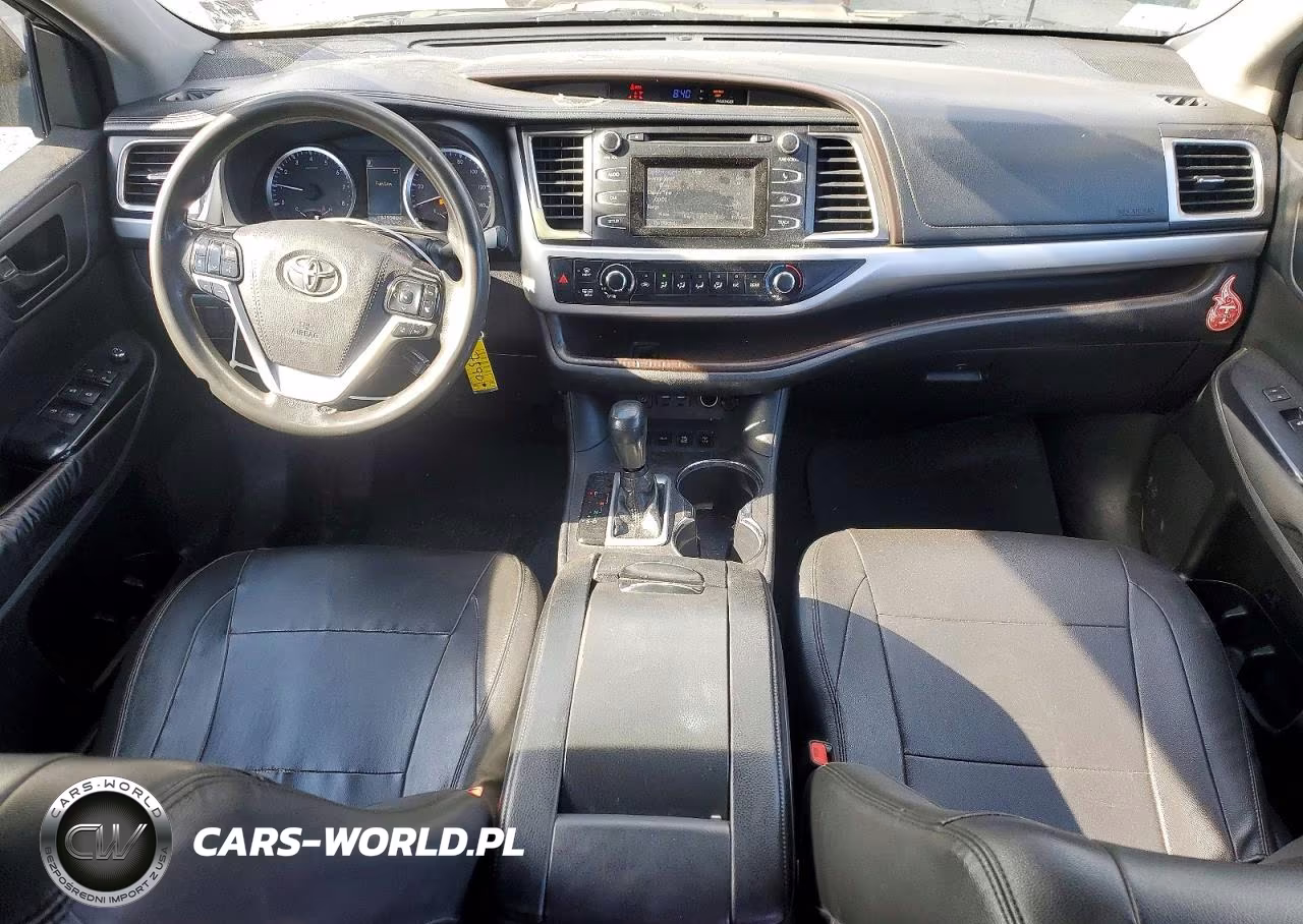 2019 Toyota Highlander Le VIN:5TDBZRFH4KS736312 - 8