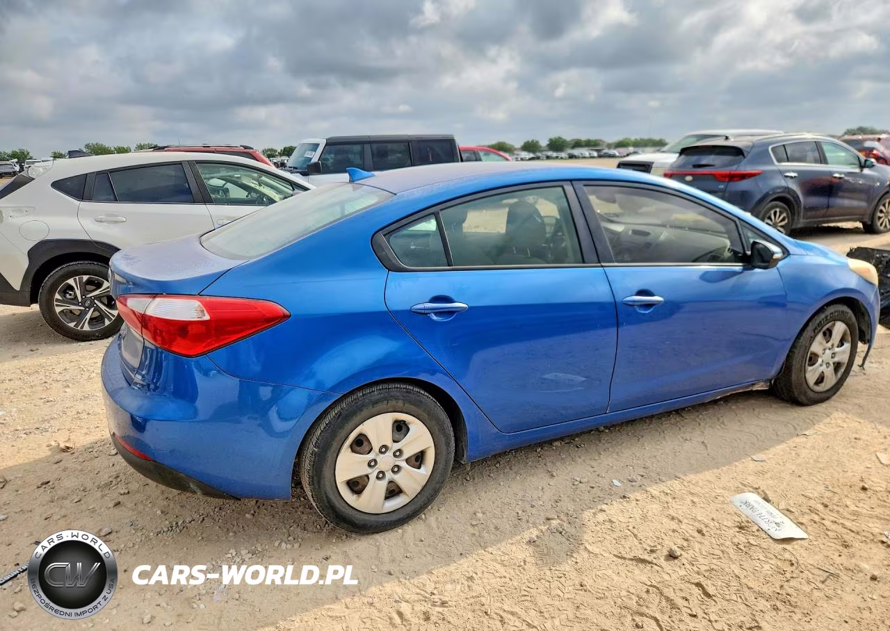 2015 Kia Forte VIN:KNAFX4A63F5321104 - 3