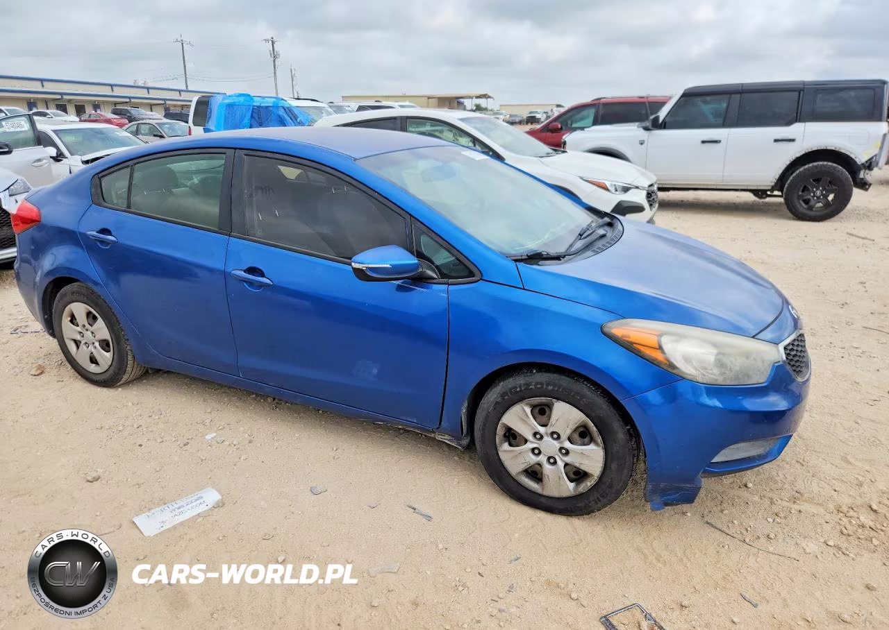 2015 Kia Forte VIN:KNAFX4A63F5321104 - 4