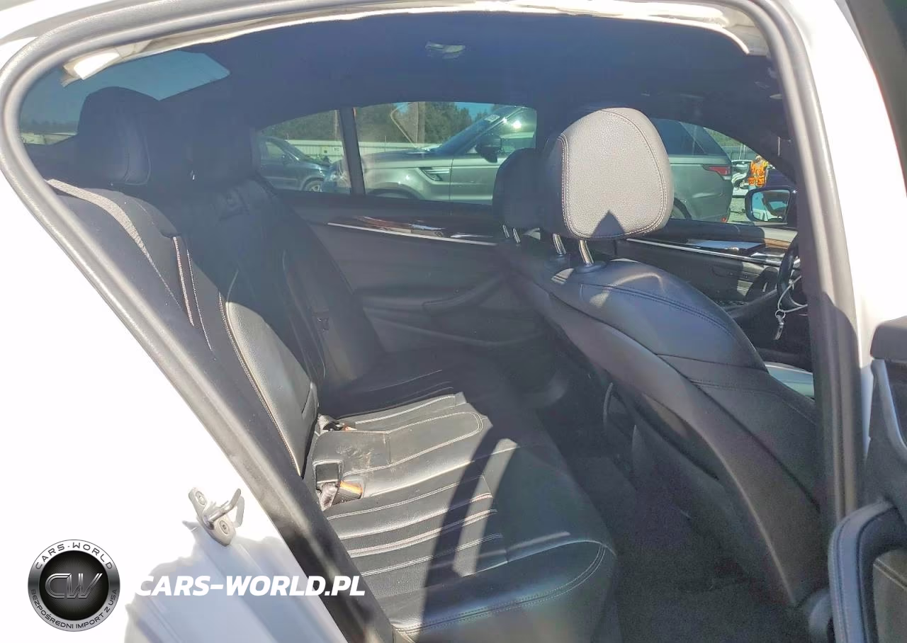 2019 BMW 530Xe VIN:WBAJB1C5XKB376883 - 10
