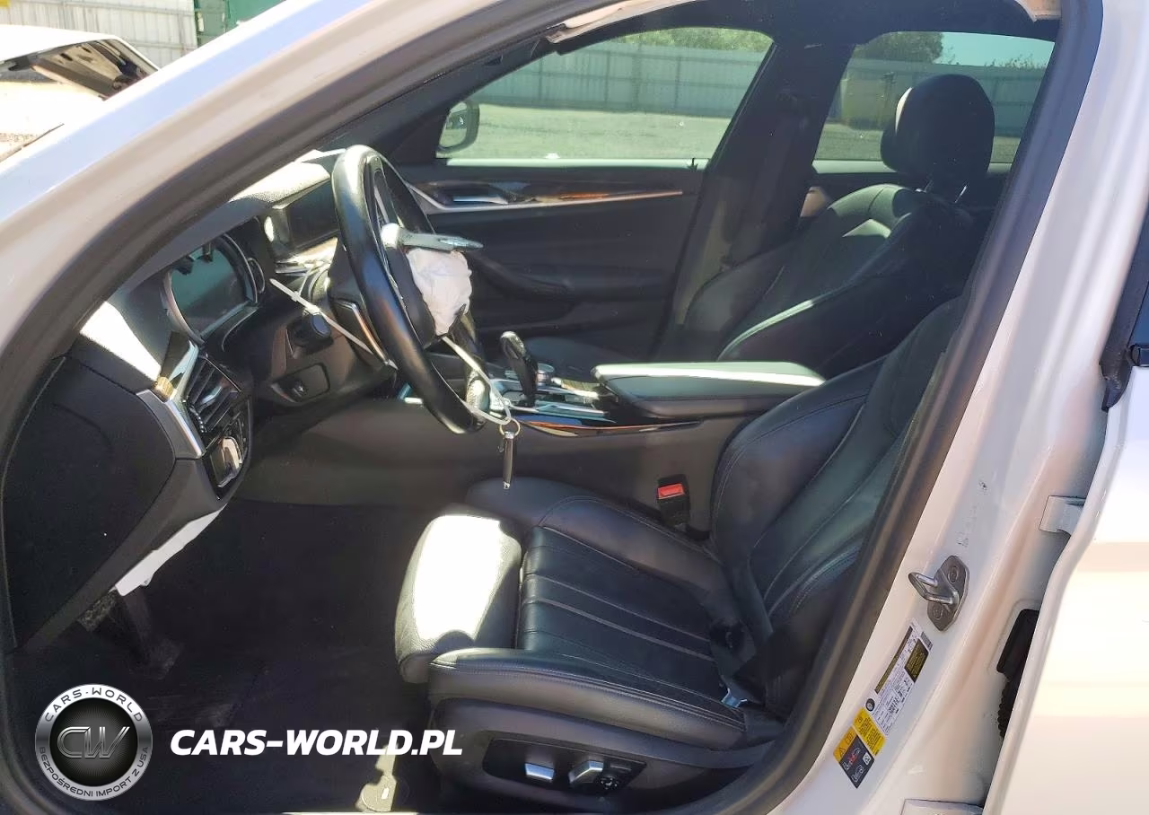 2019 BMW 530Xe VIN:WBAJB1C5XKB376883 - 7
