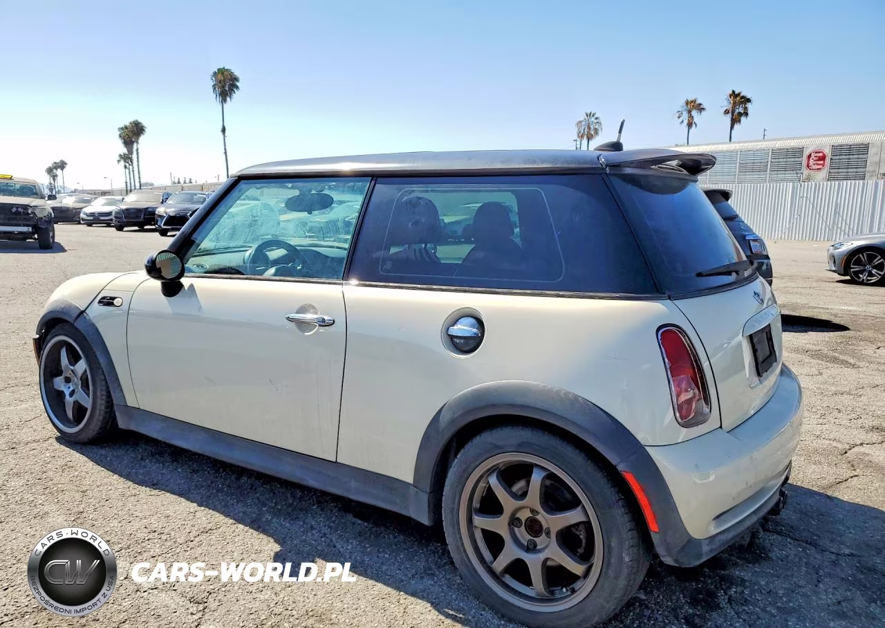 2005 Mini Cooper S VIN:WMWRE33505TG96981 - 2