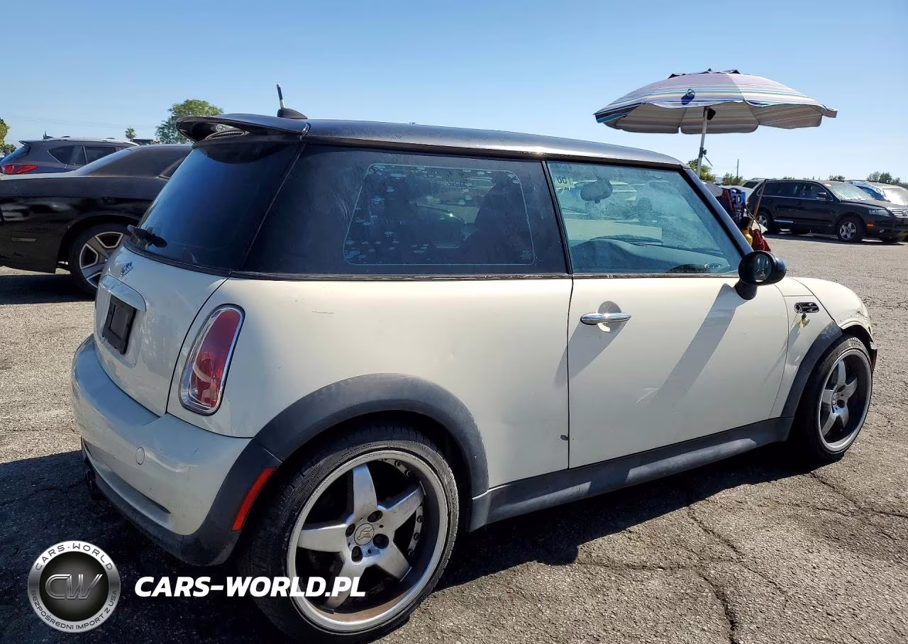2005 Mini Cooper S VIN:WMWRE33505TG96981 - 3