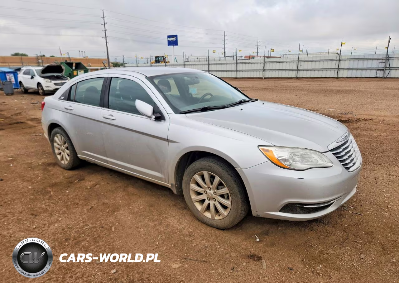 2012 Chrysler 200 Touring VIN:1C3CCBBB5CN101366 - 4