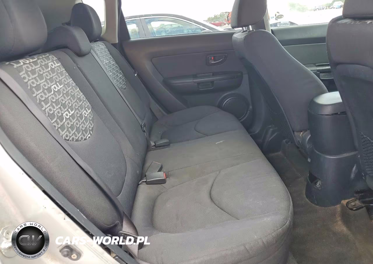 2011 Kia Soul + VIN:KNDJT2A28B7716436 - 10