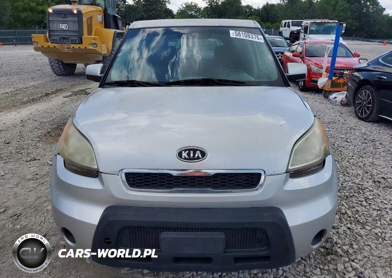2011 Kia Soul + VIN:KNDJT2A28B7716436 - 5
